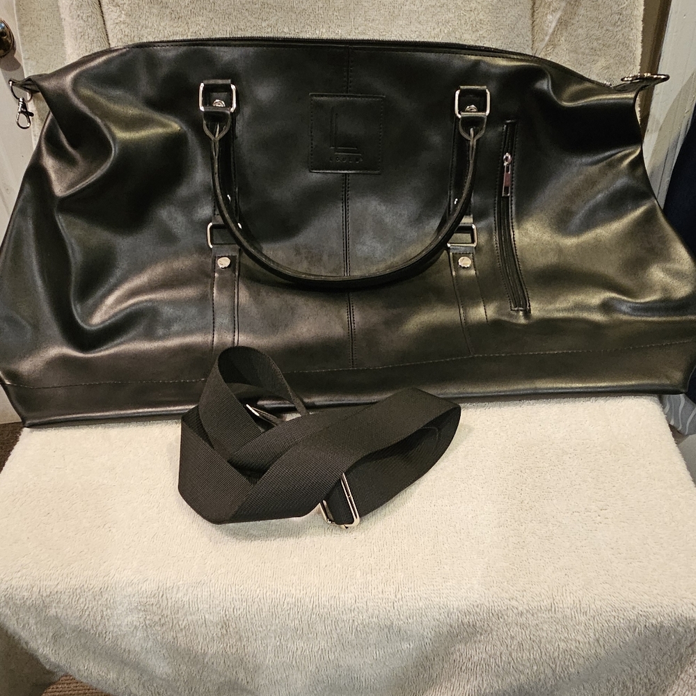 LOULU TRAVEL DUFFLE BAG